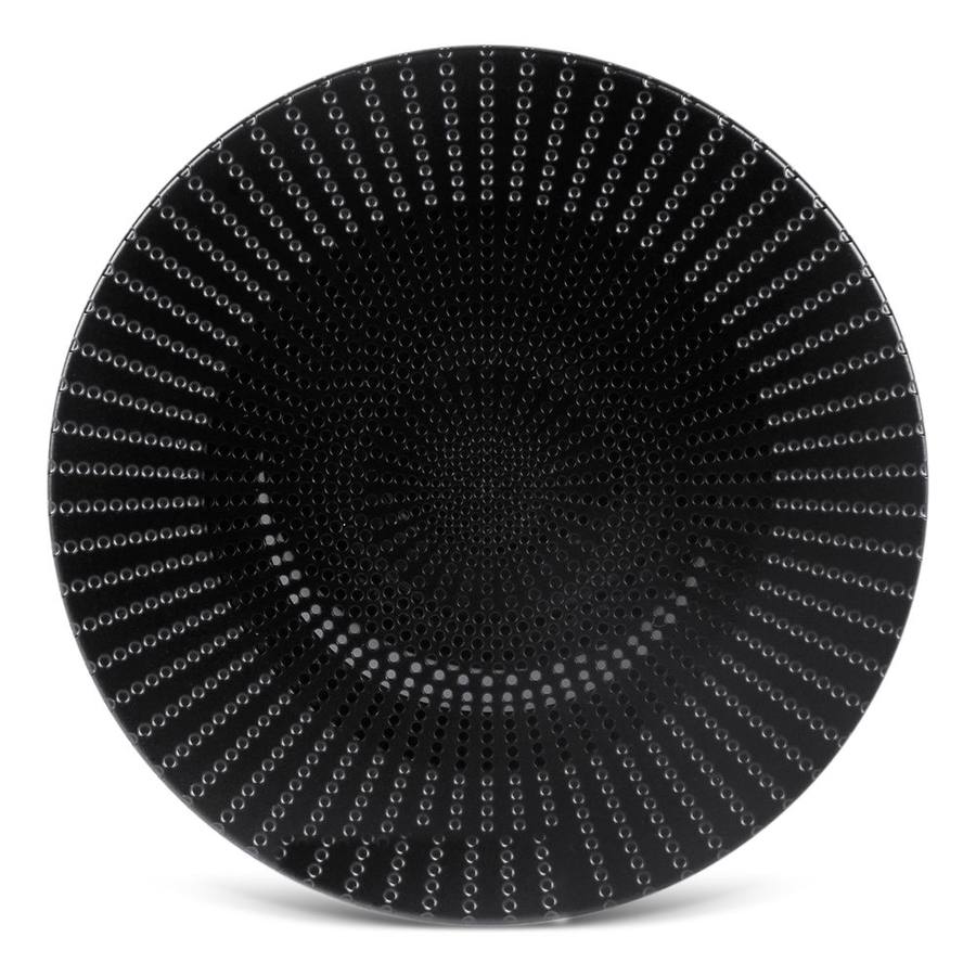 OE30 black grille seen from the front